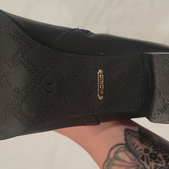 VIONIC Black Leather Bootie 9 - Picture 5 of 5
